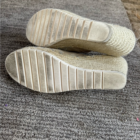 Toms Cream Wedge Espadrilles - Picture 4 of 6